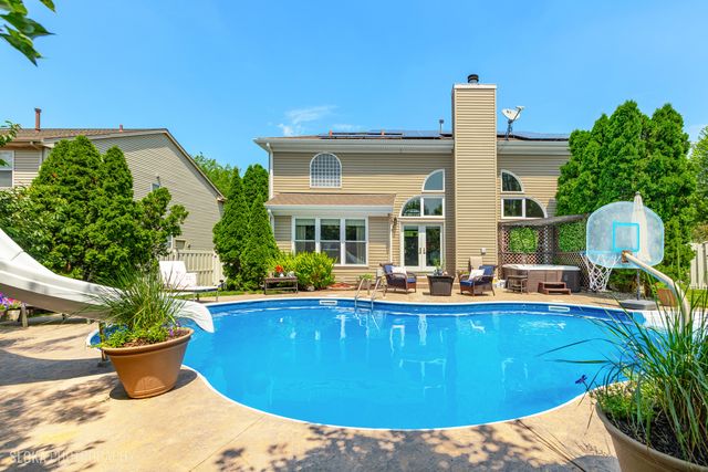 2308 Loop Road, Algonquin, IL 60102