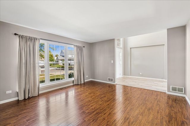 2308 Loop Road, Algonquin, IL 60102