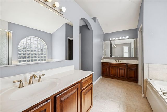 2308 Loop Road, Algonquin, IL 60102