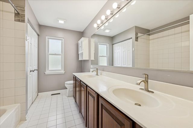 2308 Loop Road, Algonquin, IL 60102