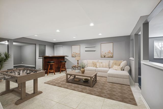 2308 Loop Road, Algonquin, IL 60102