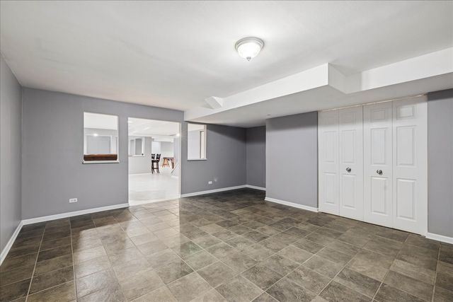 2308 Loop Road, Algonquin, IL 60102