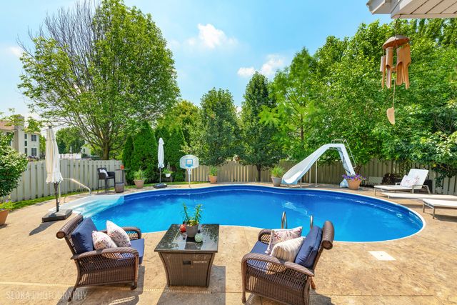 2308 Loop Road, Algonquin, IL 60102