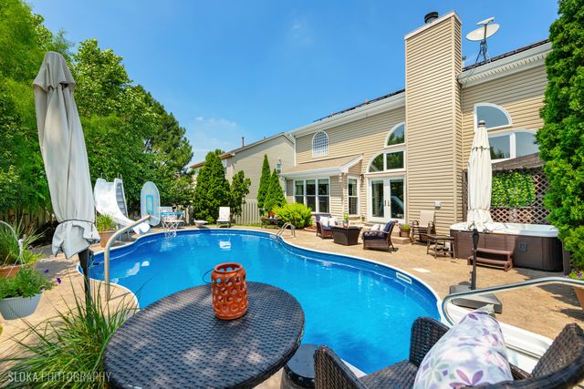 2308 Loop Road, Algonquin, IL 60102