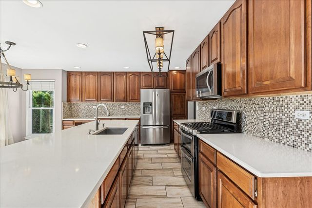 2308 Loop Road, Algonquin, IL 60102