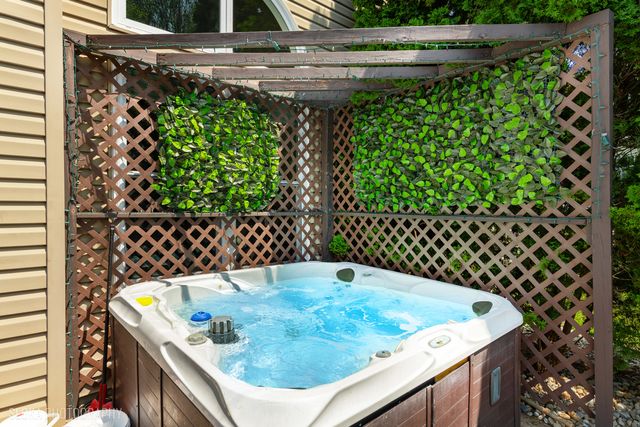 2308 Loop Road, Algonquin, IL 60102