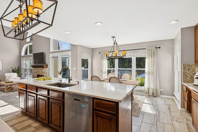 2308 Loop Road, Algonquin, IL 60102