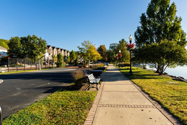 2308 Loop Road, Algonquin, IL 60102