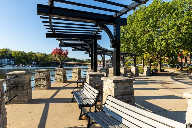 2308 Loop Road, Algonquin, IL 60102