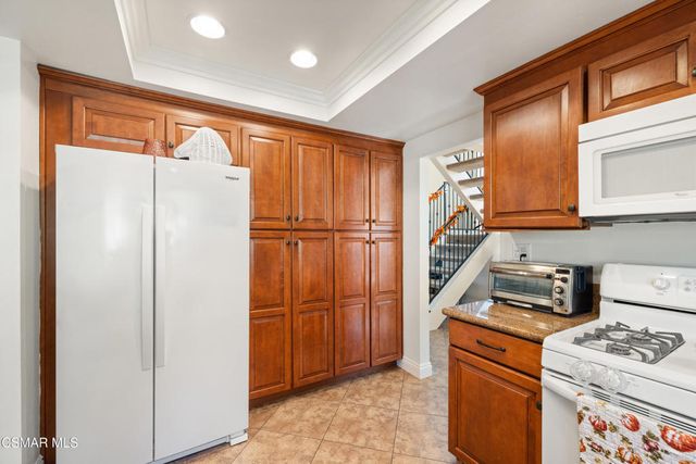 317 Los Vientos Drive, Newbury Park, CA 91320