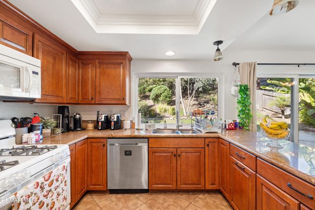 317 Los Vientos Drive, Newbury Park, CA 91320