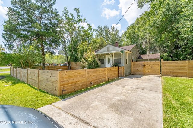 3504 WASHINGTONIAN Street, Jacksonville, FL 32254