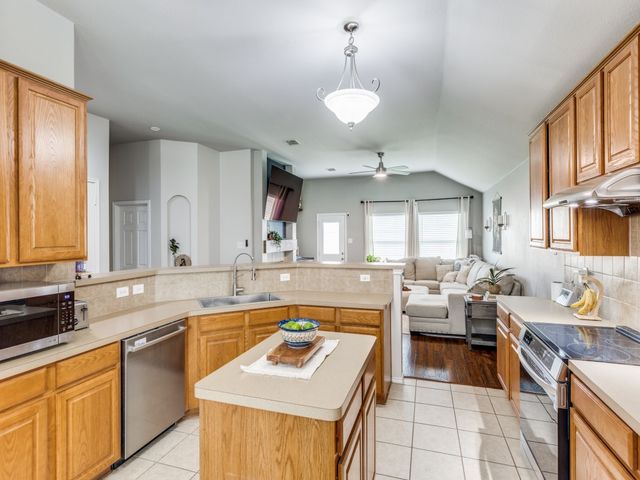 1402 Bankston Drive, Wylie, TX 75098