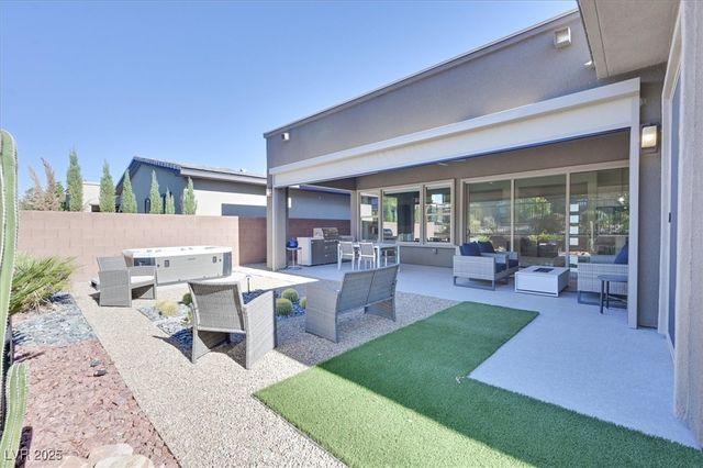 6703 Titanium Crest Street, Las Vegas, NV 89148