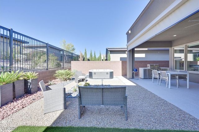 6703 Titanium Crest Street, Las Vegas, NV 89148