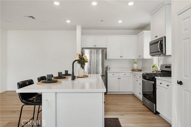 4215 E Carmel Privado, Ontario, CA 91761