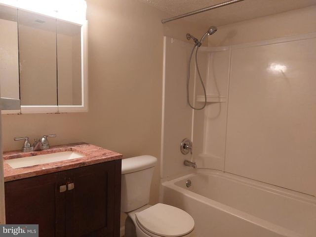 1312 HILLCREST DR, Frederick, MD 21703