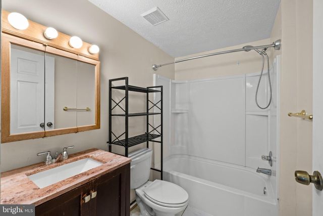 1312 HILLCREST DR, Frederick, MD 21703