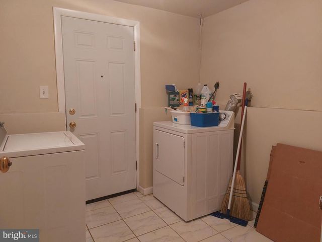 1312 HILLCREST DR, Frederick, MD 21703