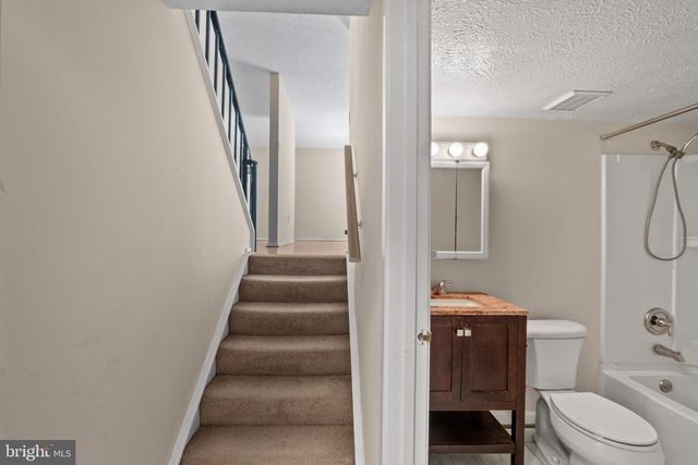 1312 HILLCREST DR, Frederick, MD 21703