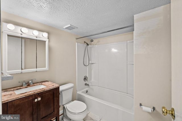 1312 HILLCREST DR, Frederick, MD 21703