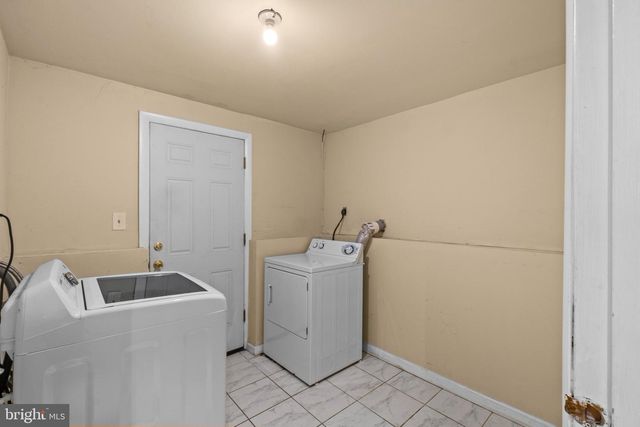 1312 HILLCREST DR, Frederick, MD 21703