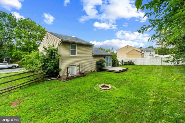 1312 HILLCREST DR, Frederick, MD 21703