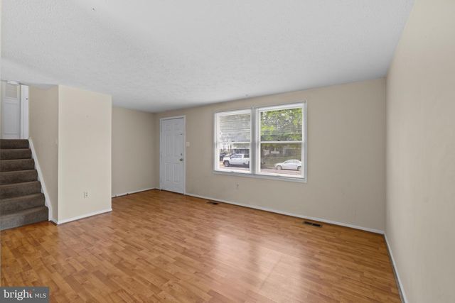 1312 HILLCREST DR, Frederick, MD 21703