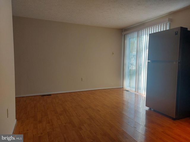 1312 HILLCREST DR, Frederick, MD 21703