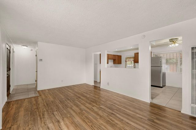 341 60th Street NW, Albuquerque, NM 87105