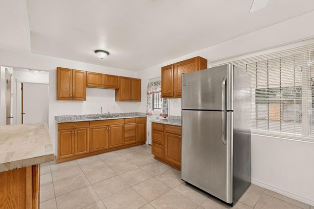 341 60th Street NW, Albuquerque, NM 87105