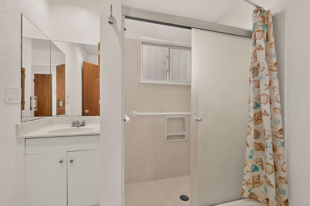 341 60th Street NW, Albuquerque, NM 87105