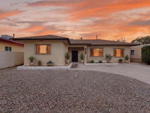 341 60th Street NW, Albuquerque, NM 87105