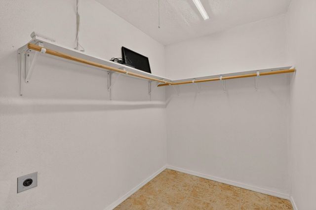 341 60th Street NW, Albuquerque, NM 87105