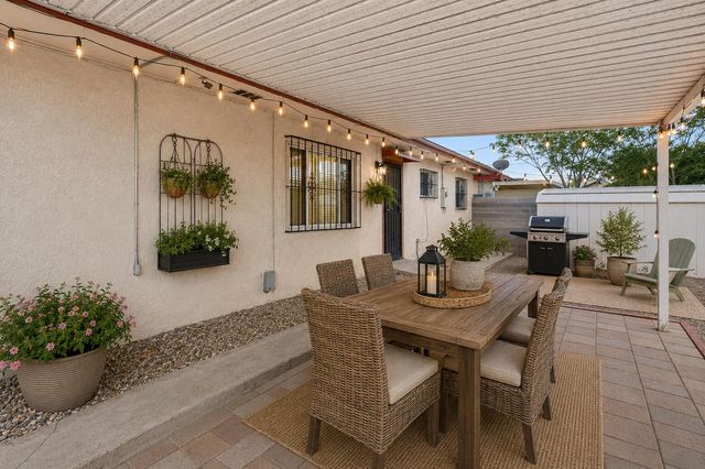341 60th Street NW, Albuquerque, NM 87105