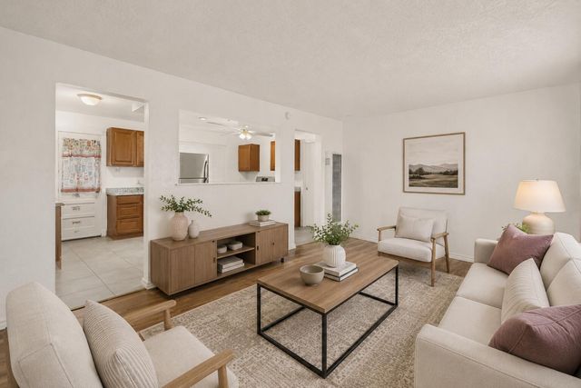 341 60th Street NW, Albuquerque, NM 87105