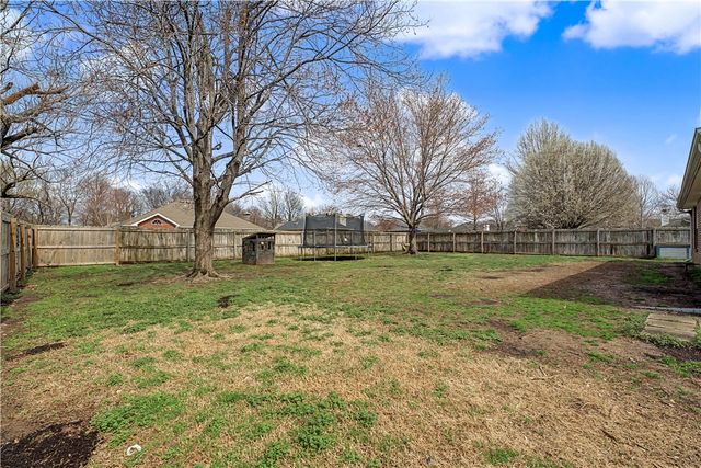 46 W Briarmeadow Street, Farmington, AR 72730