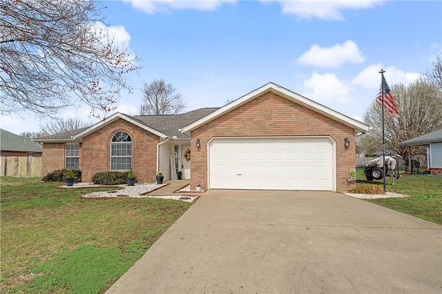 46 W Briarmeadow Street, Farmington, AR 72730