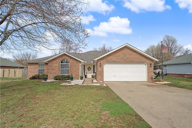 46 W Briarmeadow Street, Farmington, AR 72730