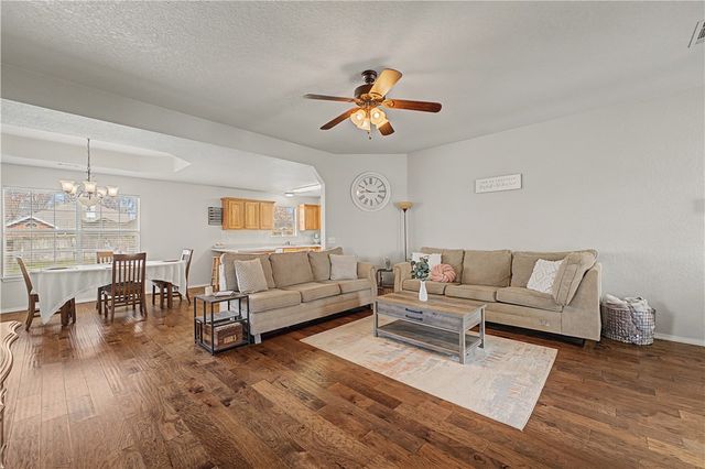 46 W Briarmeadow Street, Farmington, AR 72730