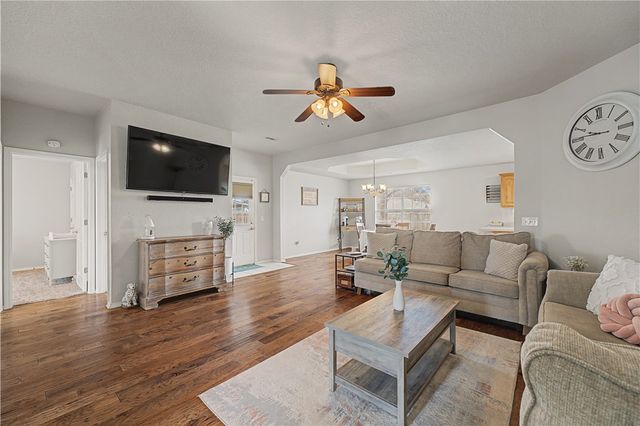 46 W Briarmeadow Street, Farmington, AR 72730