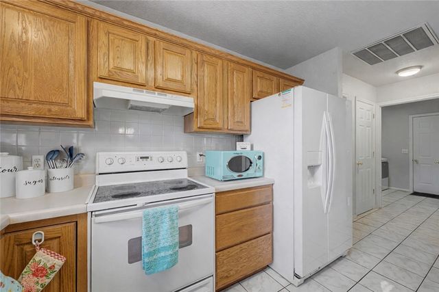 46 W Briarmeadow Street, Farmington, AR 72730