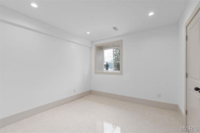 1224 Kraft Street, St Louis, MO 63139