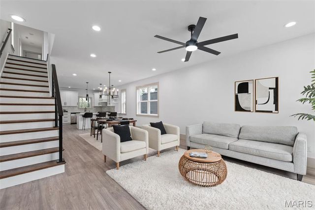 1224 Kraft Street, St Louis, MO 63139