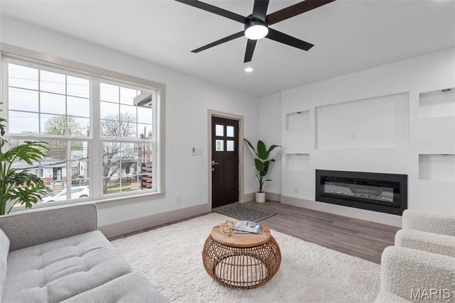 1224 Kraft Street, St Louis, MO 63139