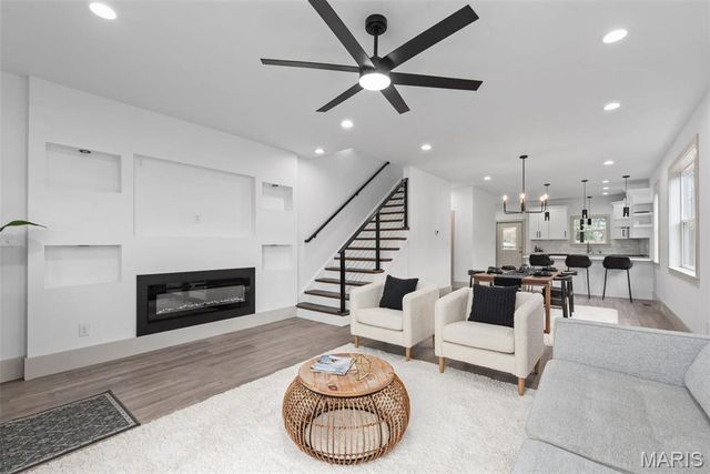 1224 Kraft Street, St Louis, MO 63139