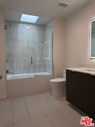 5119 Colfax Avenue 303, Valley Village, CA 91601