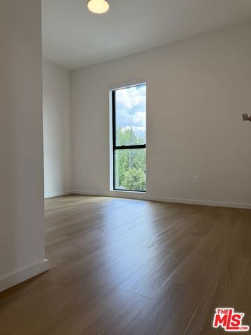 5119 Colfax Avenue 303, Valley Village, CA 91601