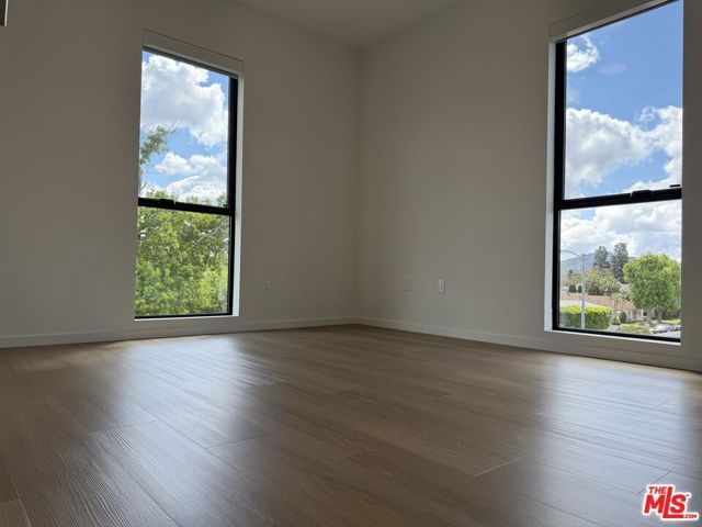 5119 Colfax Avenue 303, Valley Village, CA 91601