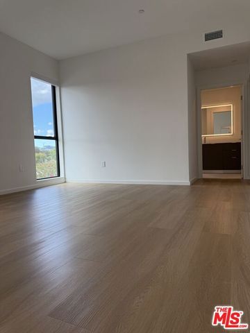 5119 Colfax Avenue 303, Valley Village, CA 91601